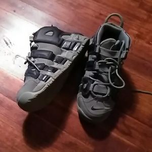 Nike AIR's Grey and Blue size 4y unisex